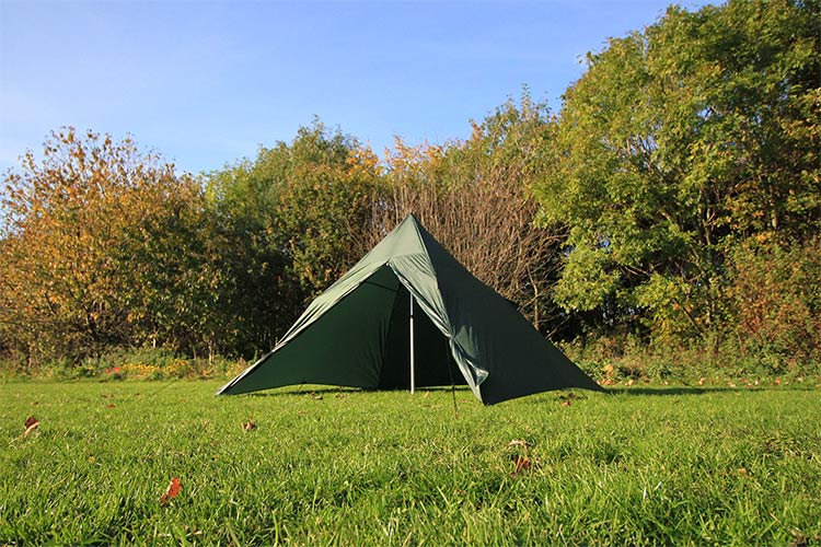 DD Hammocks SuperLight Pyramid Tent - Family Size