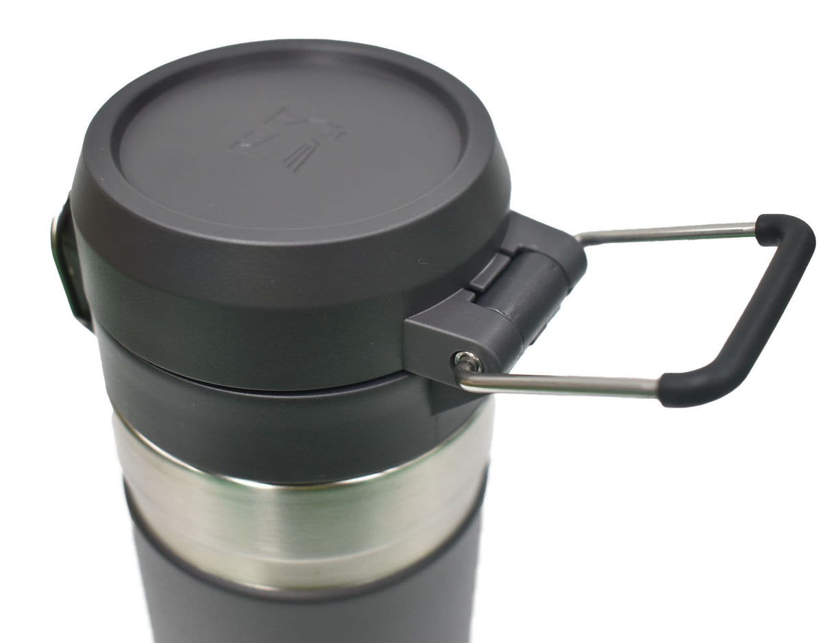 Stanley Go Quick Flip Water Bottle 0.7 Litres - Charcoal Black